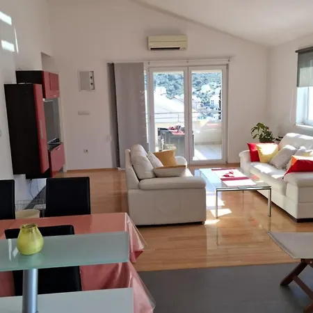 דירה Apartment More טרוגיר
