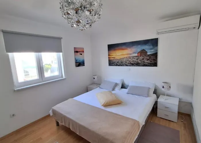 Apartment More 아파트 *