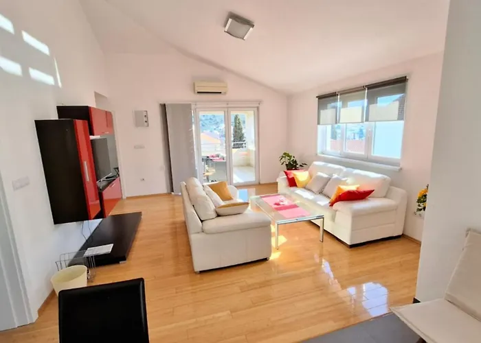 Apartment More 아파트