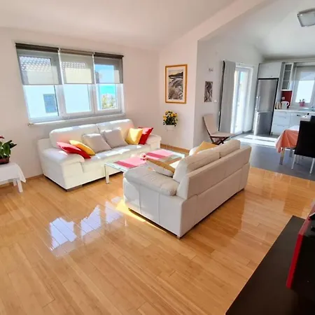 Apartment More 아파트 트로기르