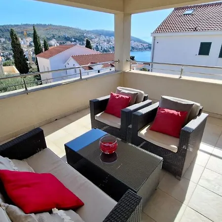 Apartment More * Trogir